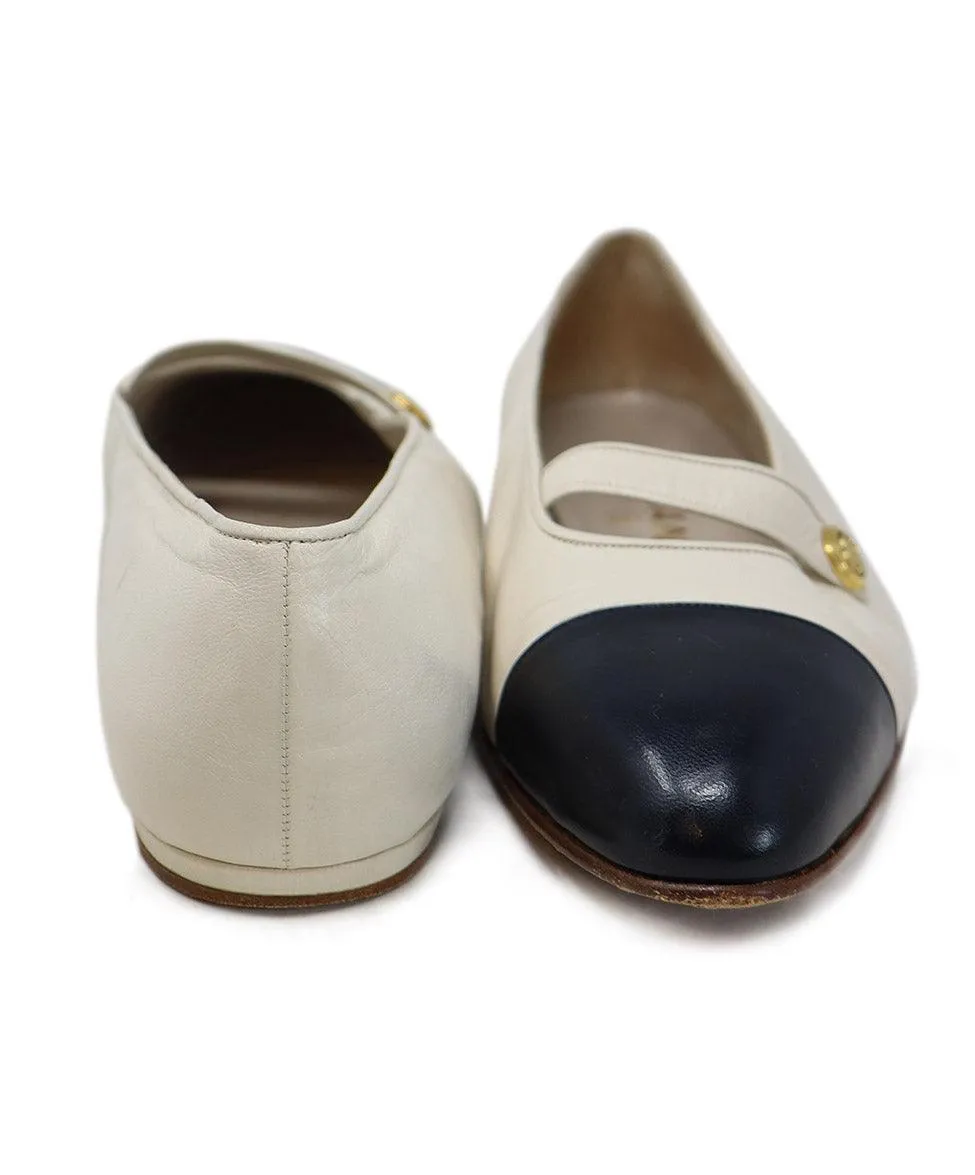 Chanel Ivory & Black Leather Flats sz 8