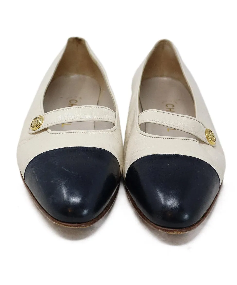 Chanel Ivory & Black Leather Flats sz 8