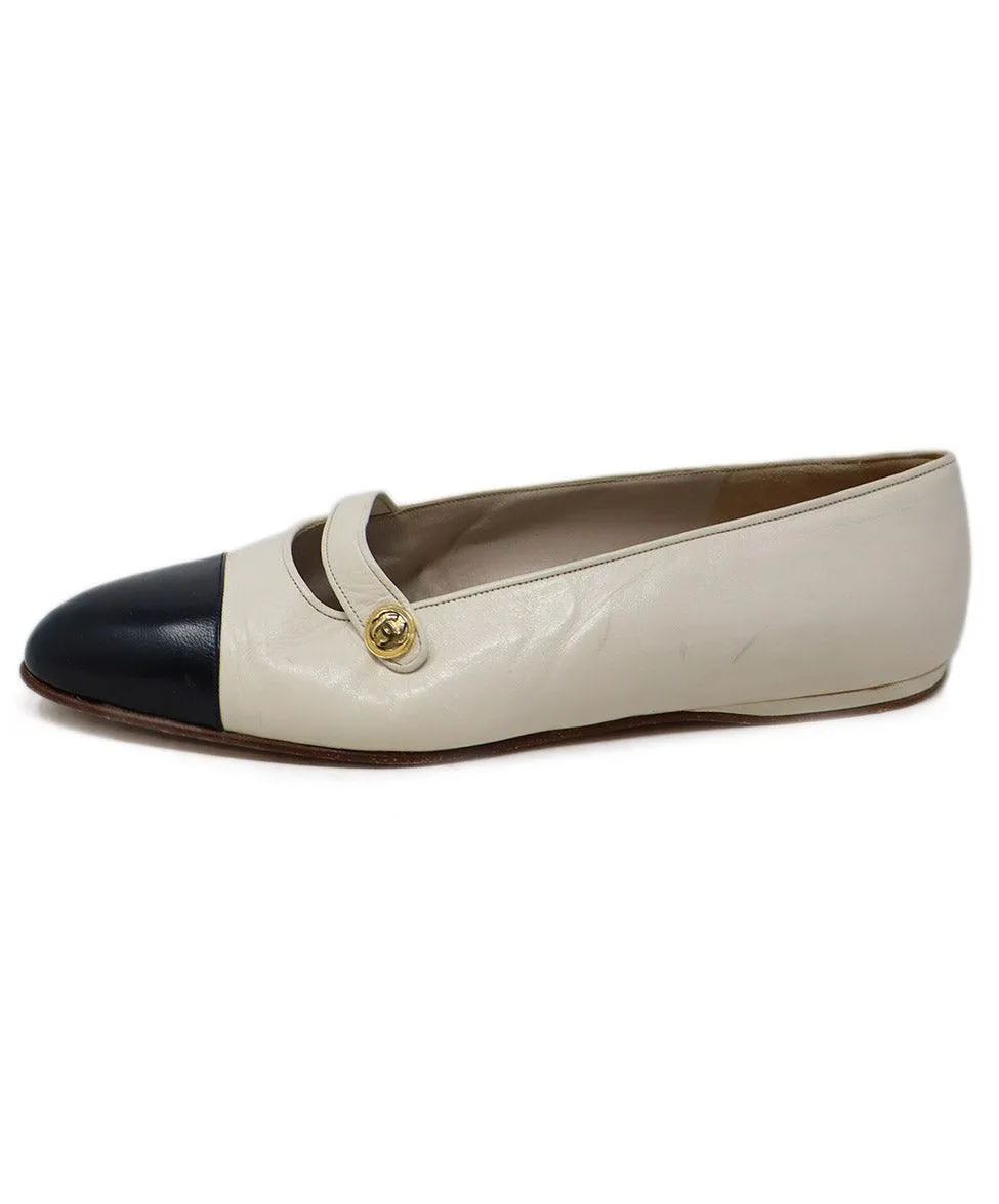 Chanel Ivory & Black Leather Flats sz 8