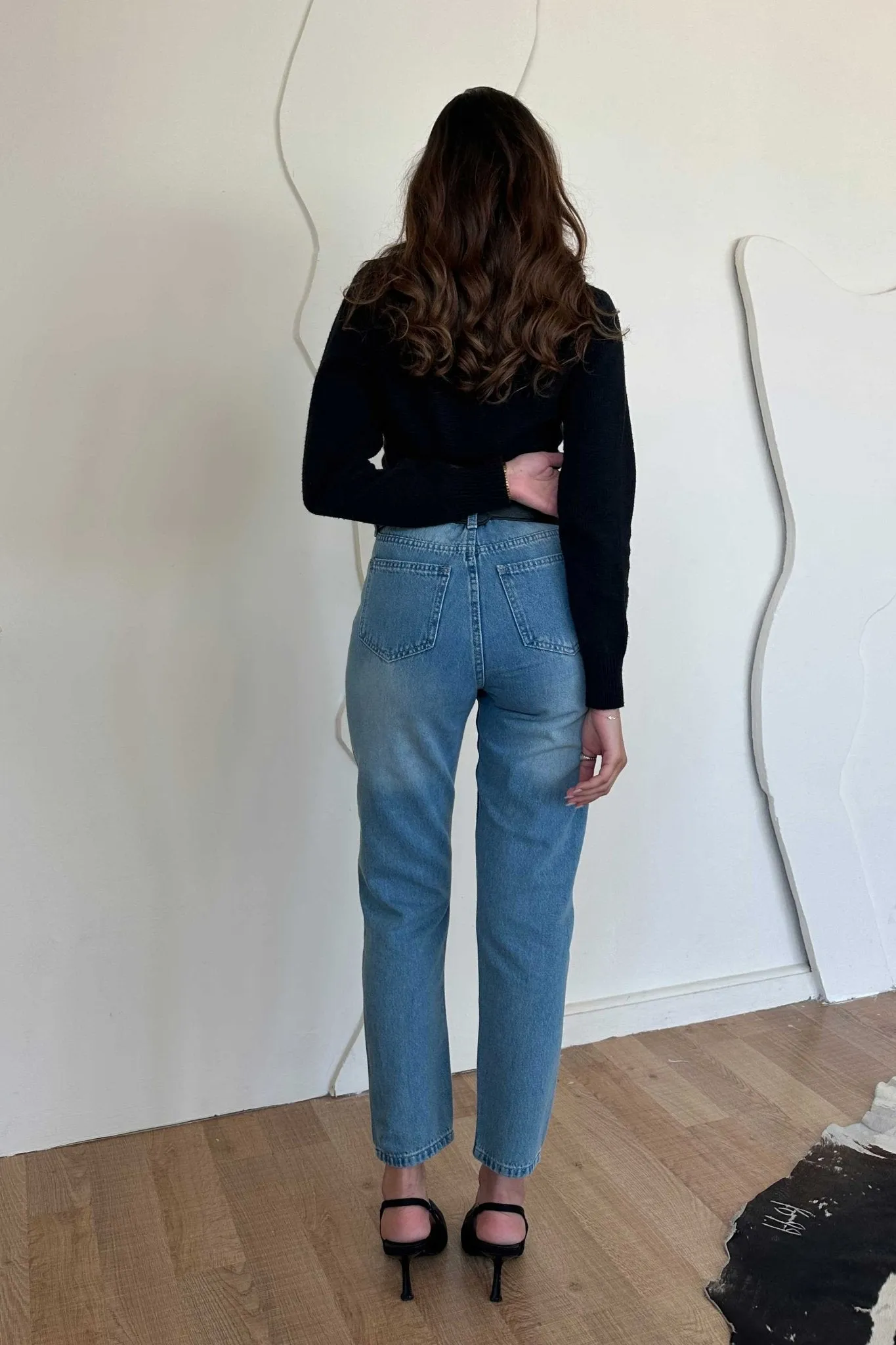 Mom Jeans - High-Waist Medium Blue Washed