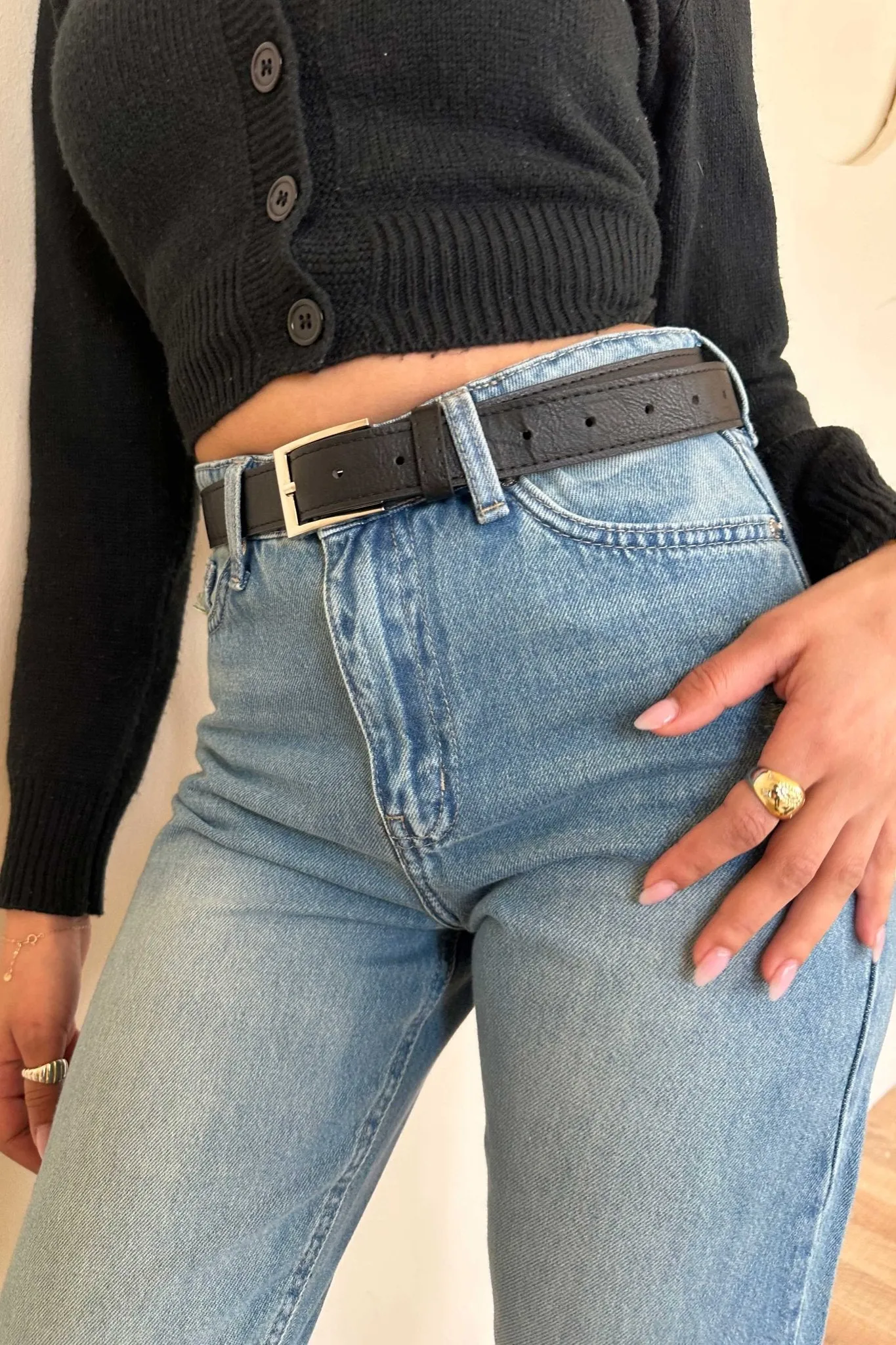 Mom Jeans - High-Waist Medium Blue Washed