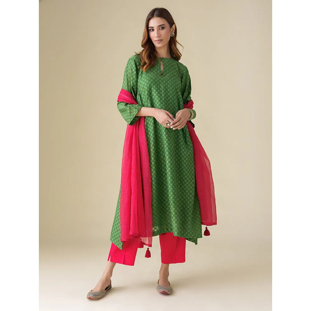 Mushio Magenta Kota Dupatta with Crochet Lace and Tassel Detailing