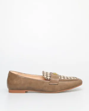 Tomaz FL083 Ladies Gold Buckle Flats