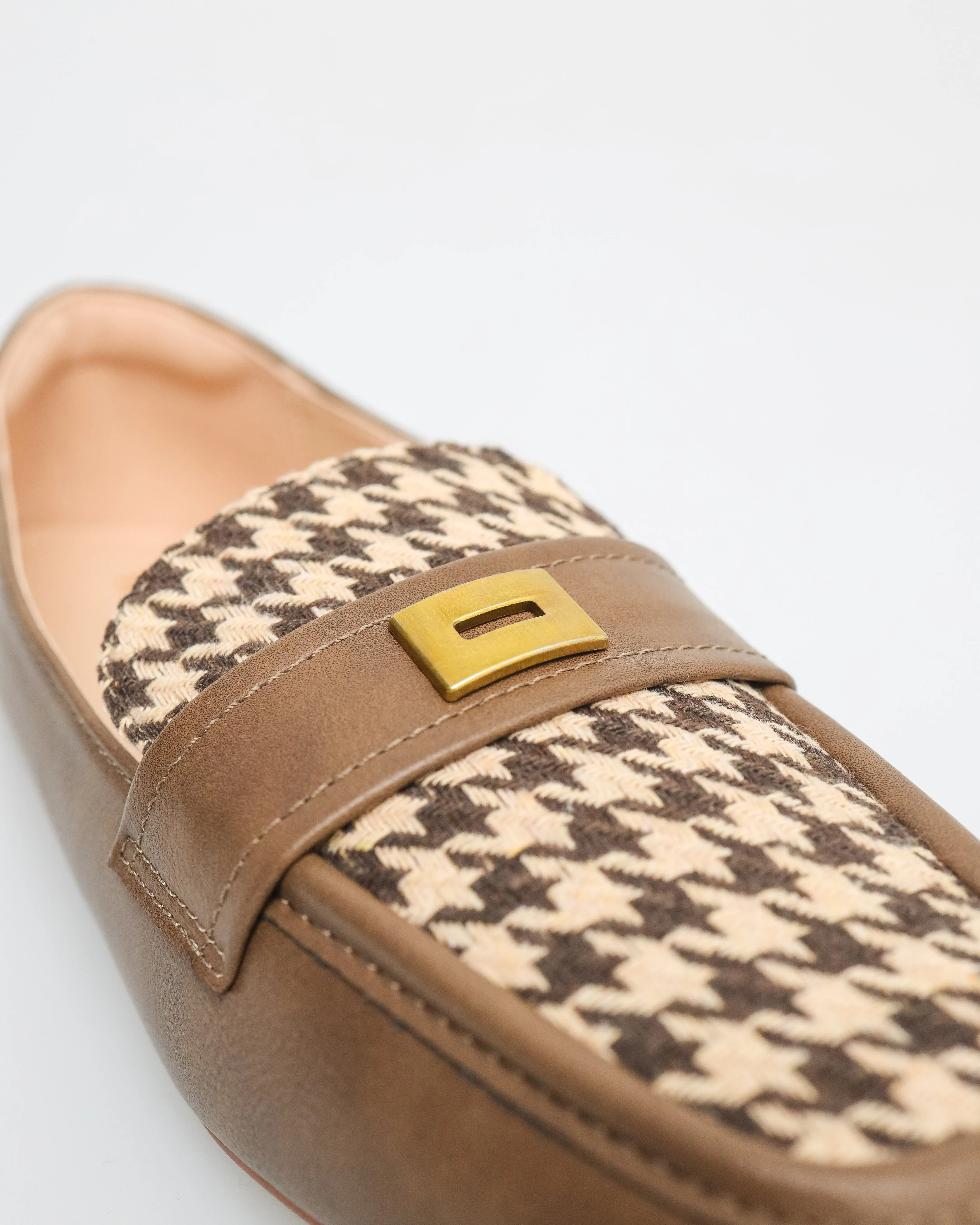 Tomaz FL083 Ladies Gold Buckle Flats
