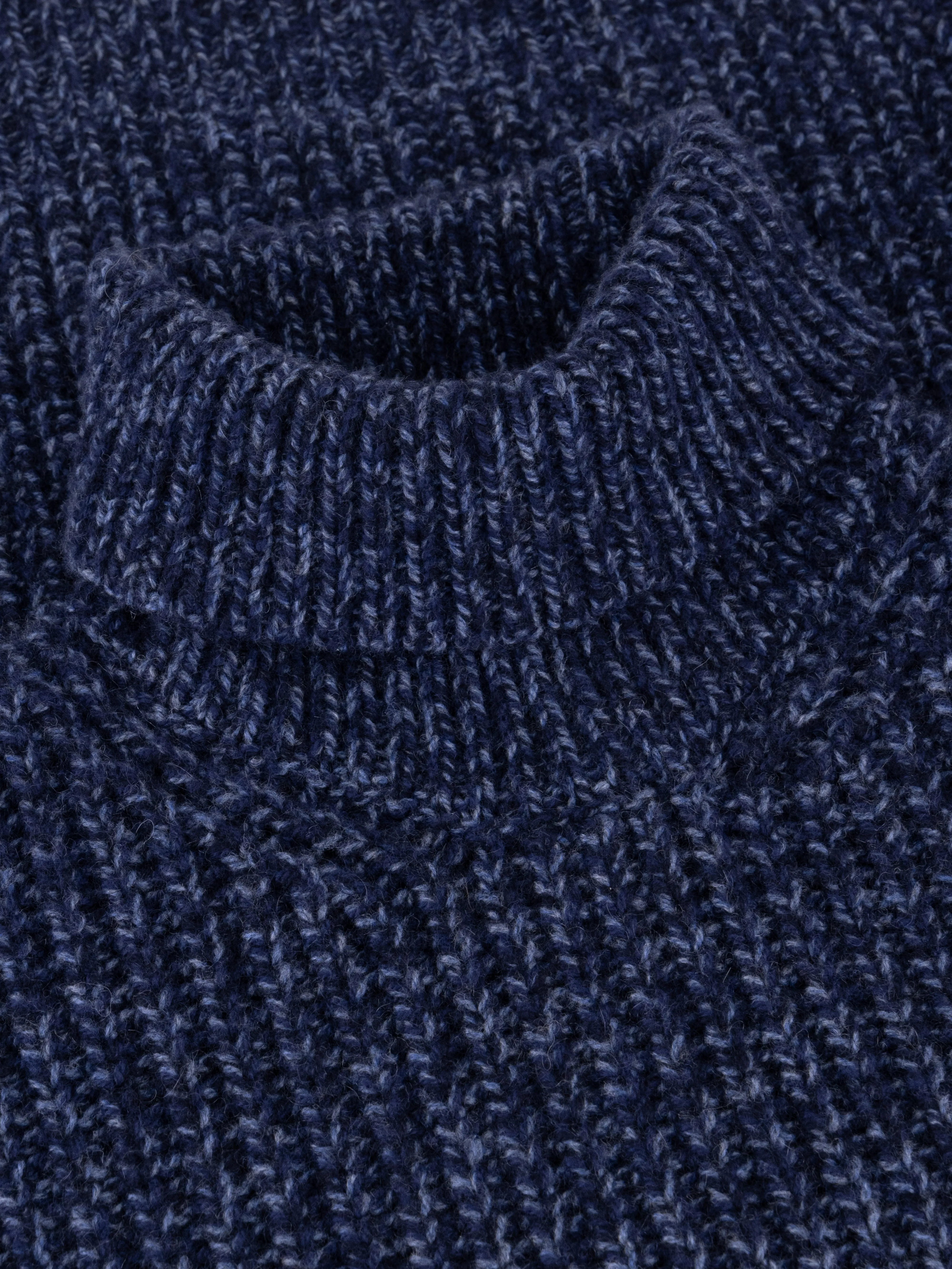 Turtleneck Knit Sweater in Cashmere Dark Navy
